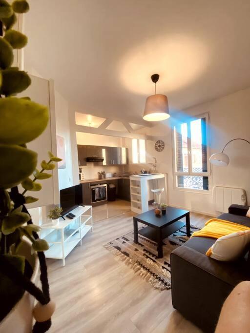 Appartamento Proche Paris-Calme-Wifi-Netflix Villejuif Esterno foto